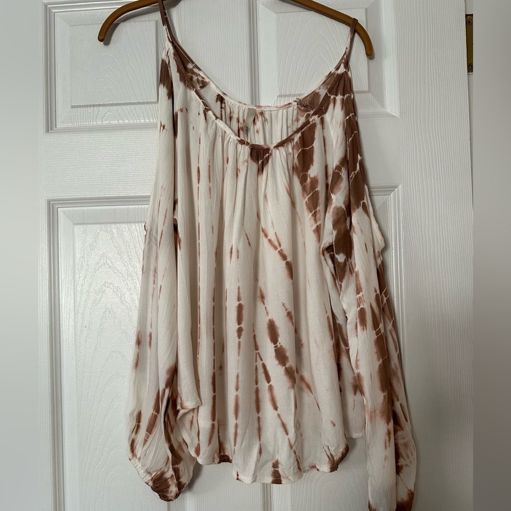 Elan Cold Shoulder Women’s top